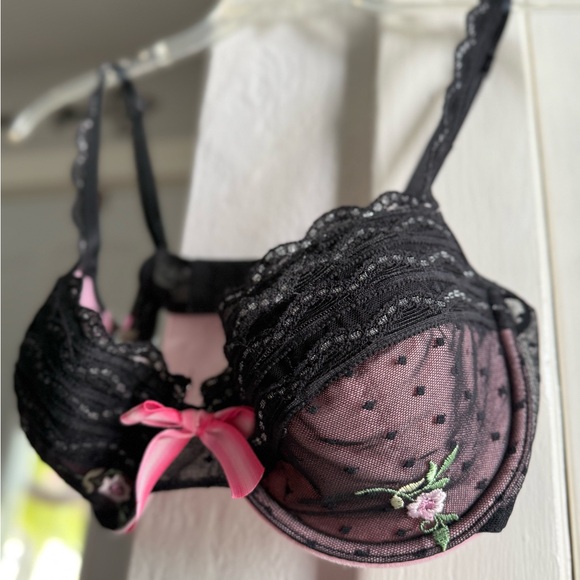 Victoria's Secret Black and Pink Lace Bra with Floral Detail - Picture 1 of 9